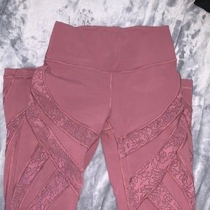 LULULEMON leggings!